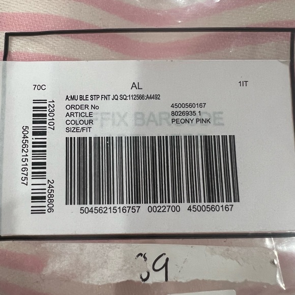 BNWT BURBERRY STRIPED LOGO JACQUARD LARGE SQUARE SCALF - Picture 8 of 14